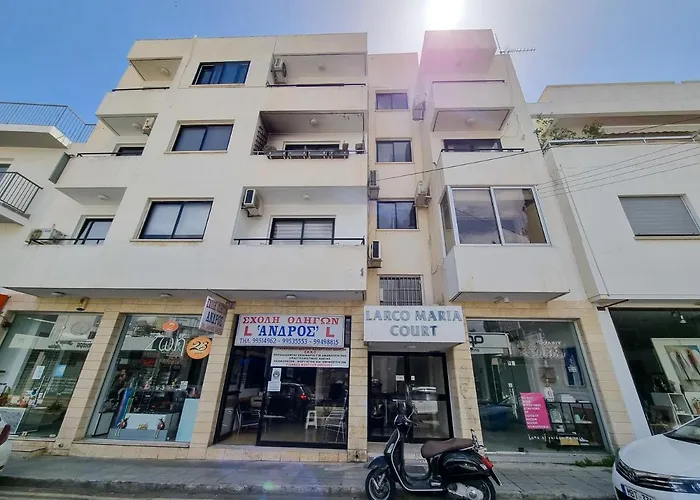Cheer Up City Apartment, Near To The Finikoudes Beach